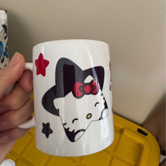 Hello Kitty White and Red Mugs Set of 2 (new in box) - Picture 2 of 5